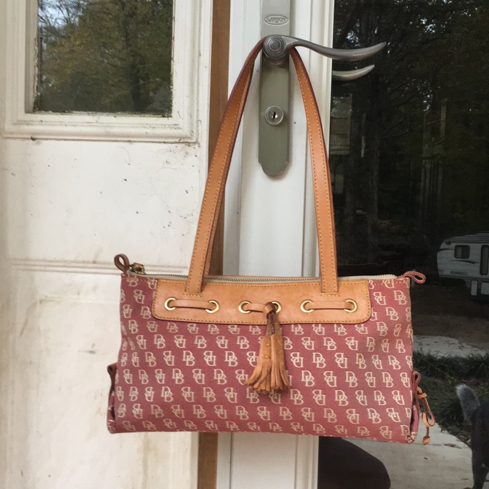 💥FINAL PRICE DROP💥 EUC DOONEY AND BOURKE PURSE